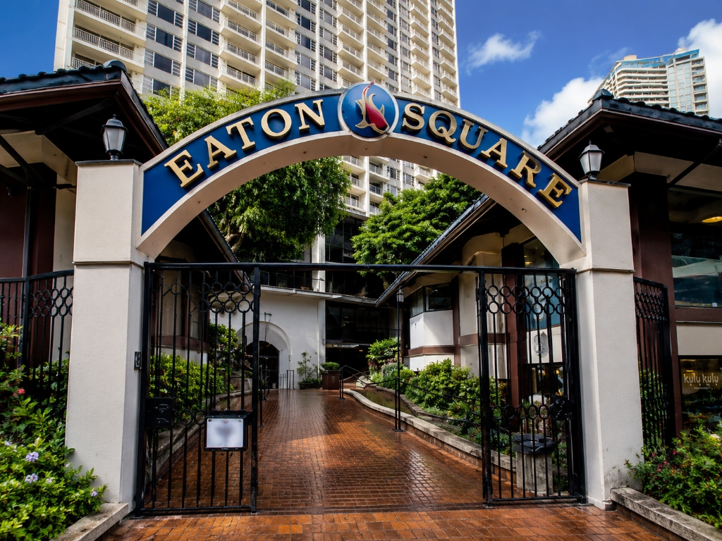 Front of Eaton Square Archway